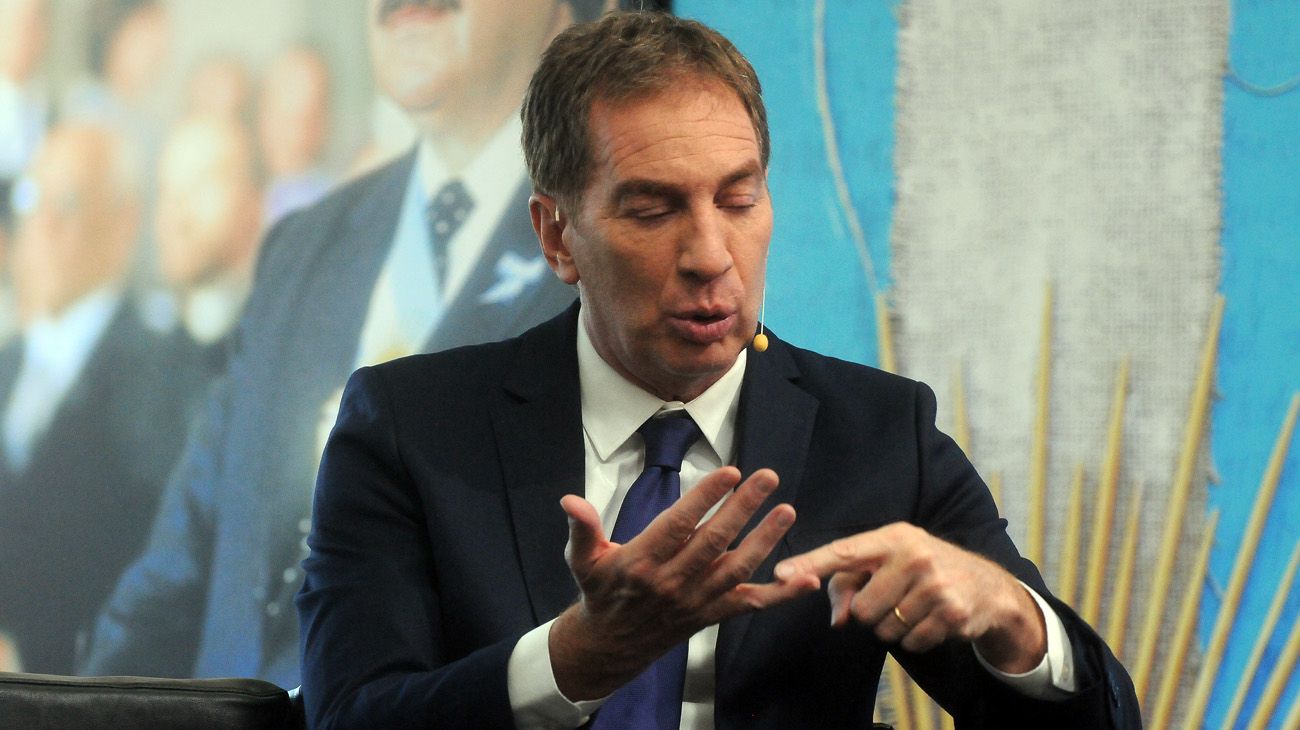 "Falta menos": Santilli anunció su candidatura a gobernador con un enigmático posteo