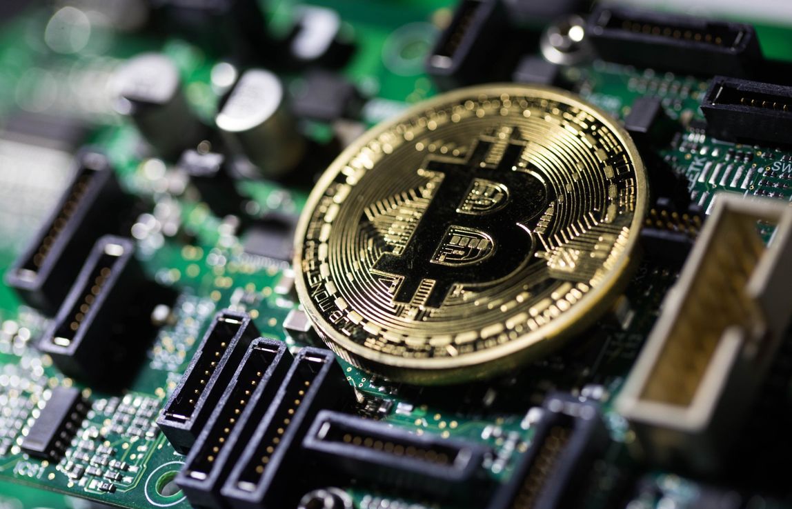 Analistas aseguran que las criptomonedas seguirán perdiendo valor