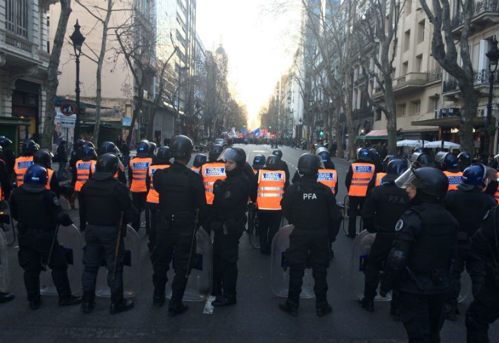 Cortes de calles por protestas en distintos puntos del microcentro