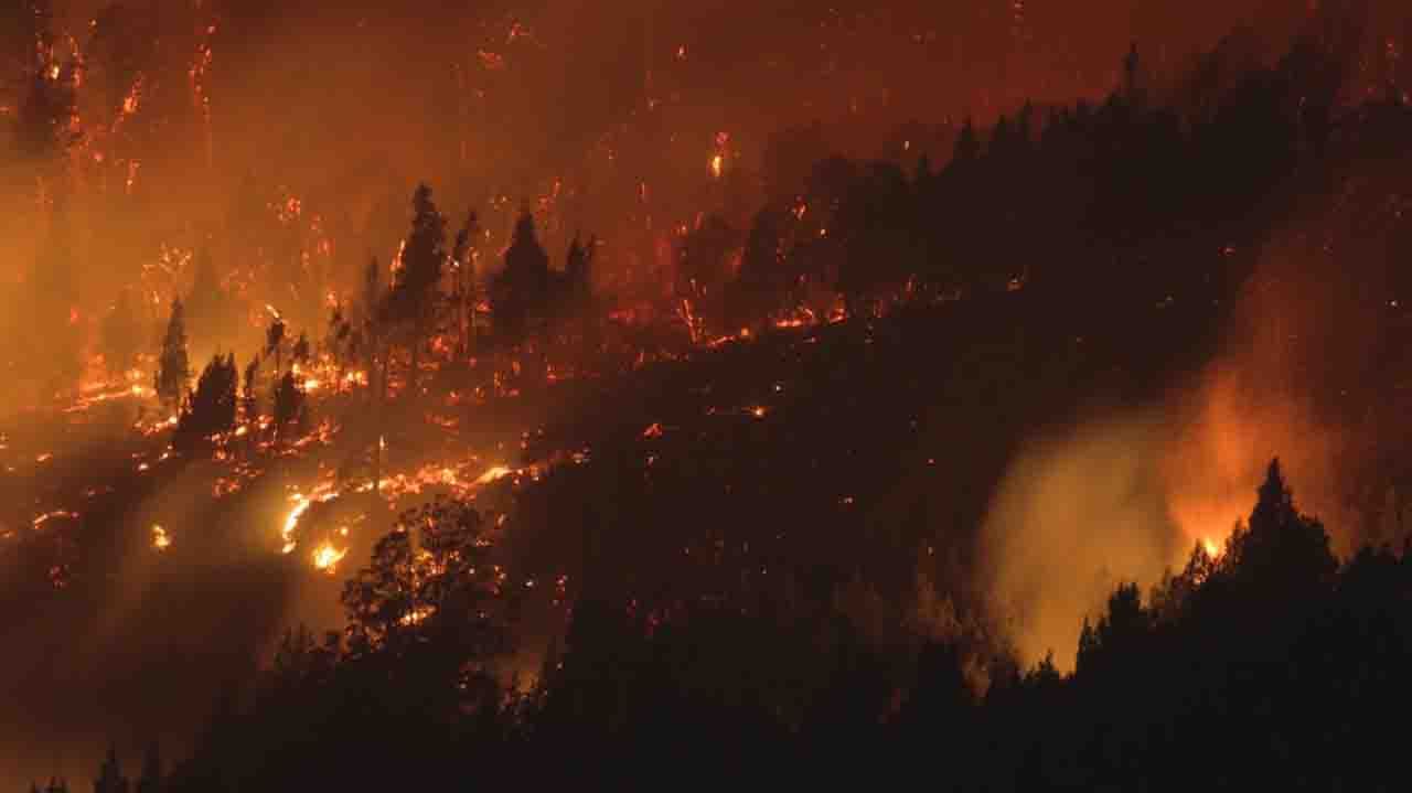 Un incendio descontrolado avanza sobre más localidades cercanas a El Bolsón