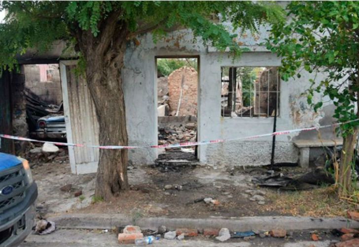 Un hombre mató a su familia y fingió el incendio de su casa para ocultarlo