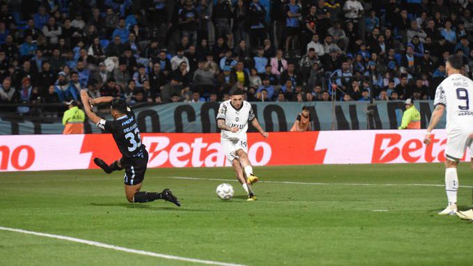 Belgrano-Independiente y Tigre-Gimnasia, todos a mano
