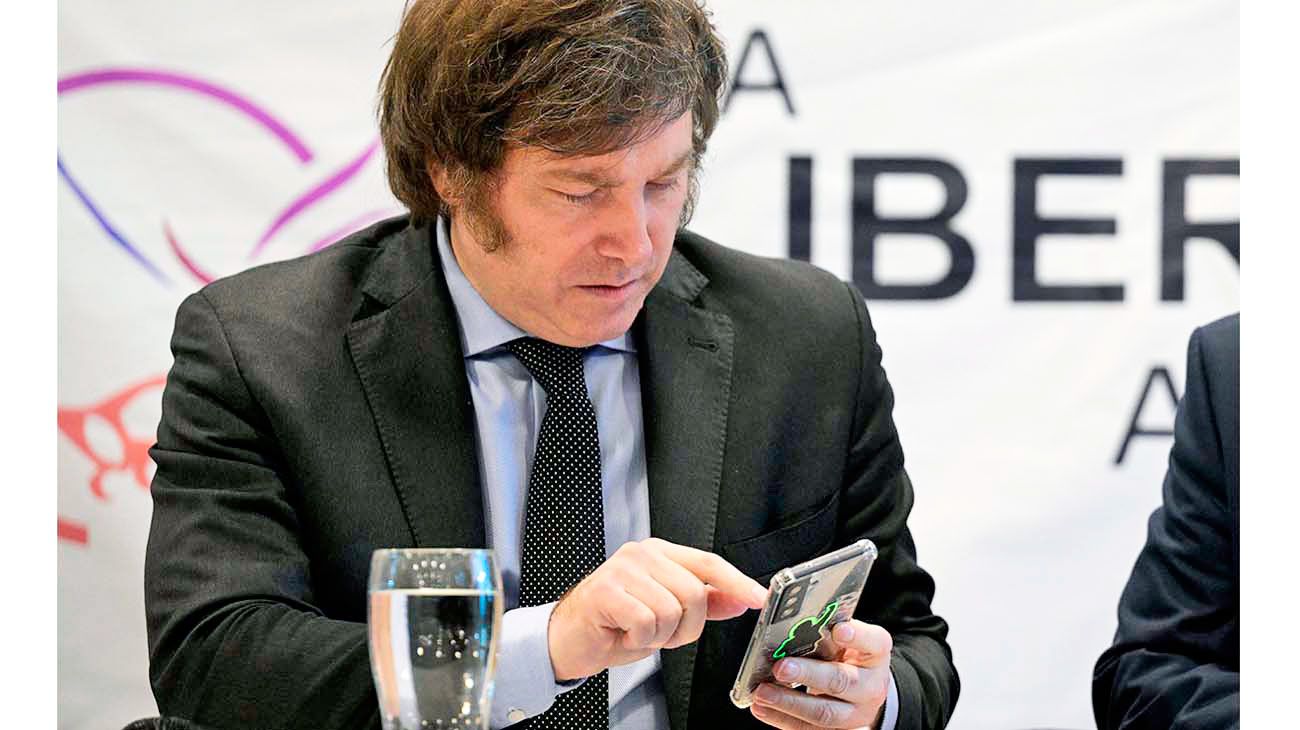 La confianza en el gobierno de Milei volvió a caer en abril