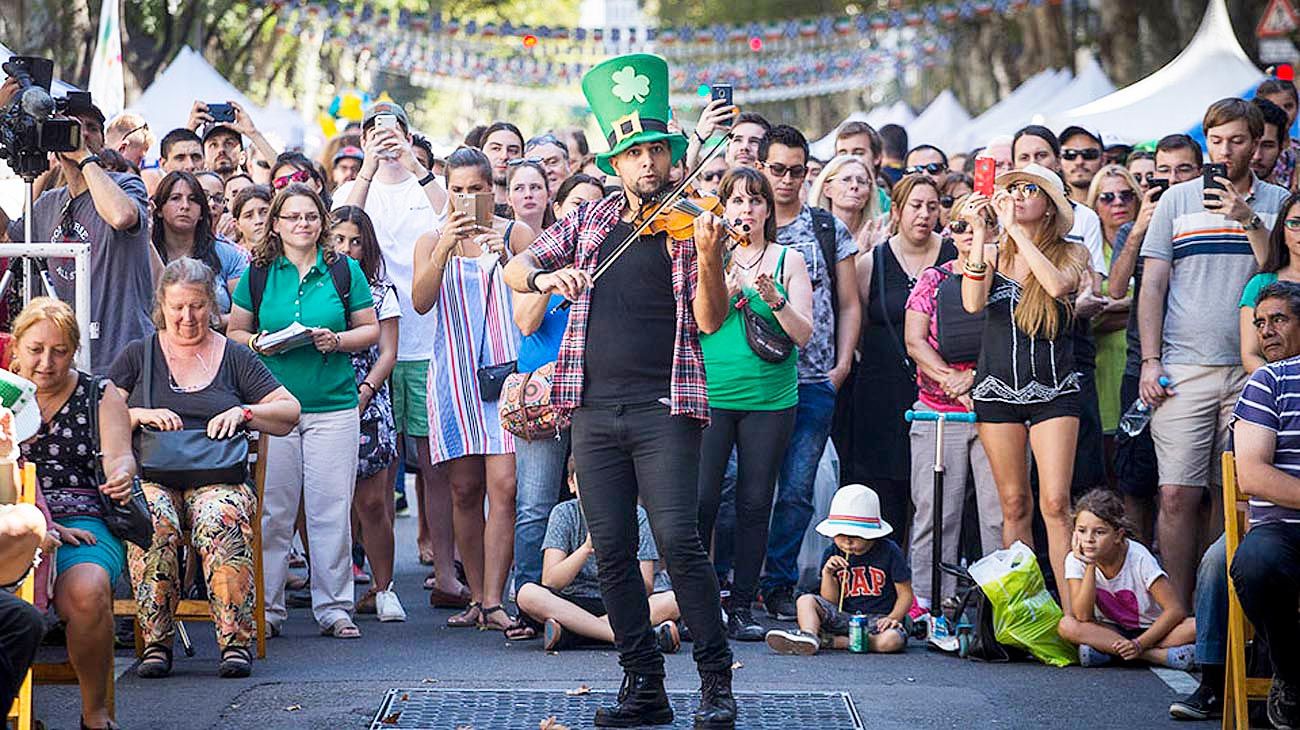 La Ciudad se tiñe de verde para celebrar San Patricio