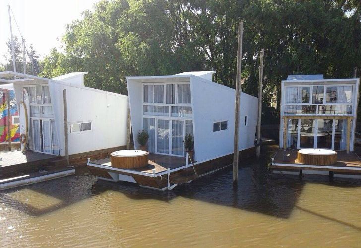 Cómo es la vida en el primer barrio flotante de la Argentina