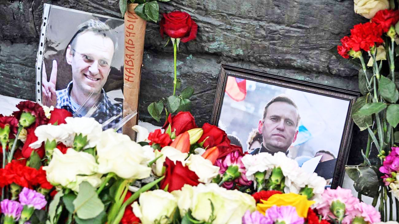 Honras en las calles al líder opositor, mientras el Kremlin sigue en silencio