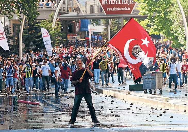 Cerca de mil heridos por la feroz represión policial en Turquía