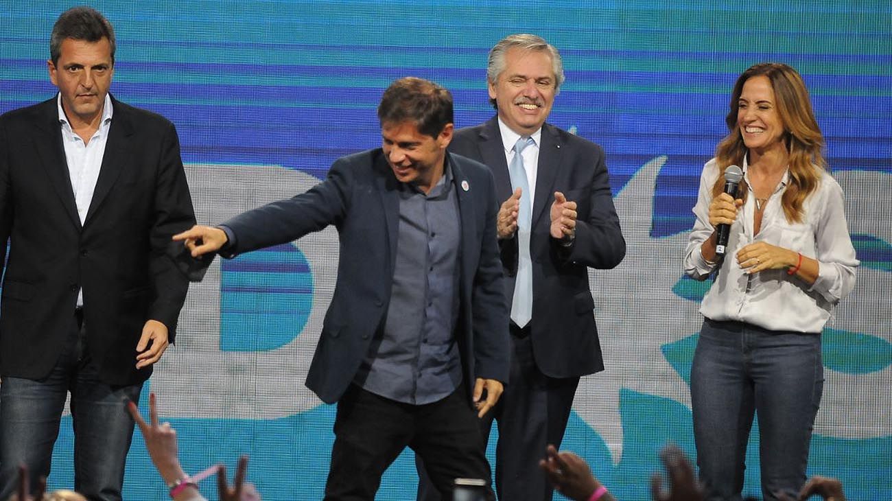 Tras las elecciones, el Gobierno espera "más de 100 mil personas" en el acto en Plaza de Mayo