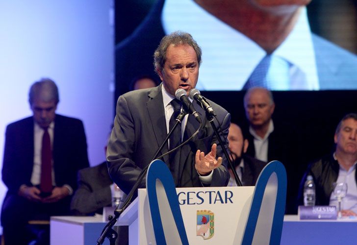 Con Zannini y sin La Cámpora, Scioli encabezó un acto del PJ