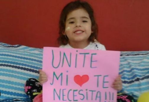 Una familia debe devolver más de 250 mil dólares por una operación que le salvó la vida a su hija