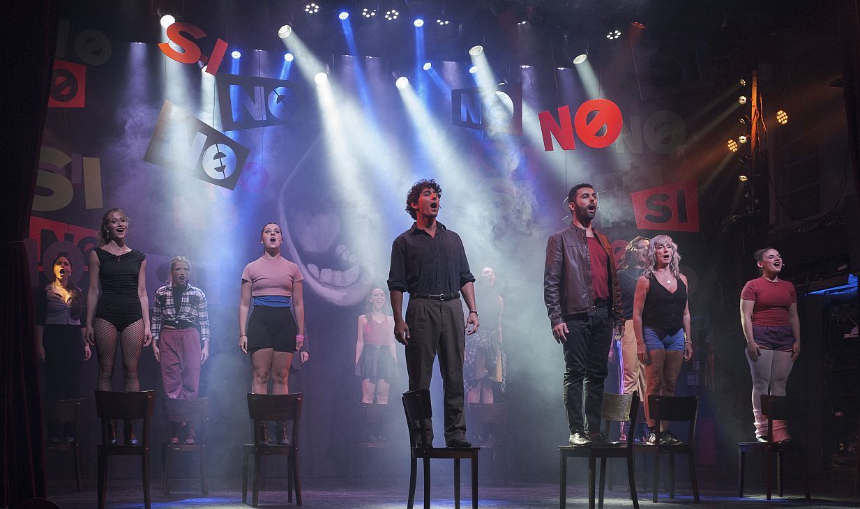Pepe Cibrián, el padre del musical argentino, volvió a sus comienzos con Aquí No Podemos Hacerlo