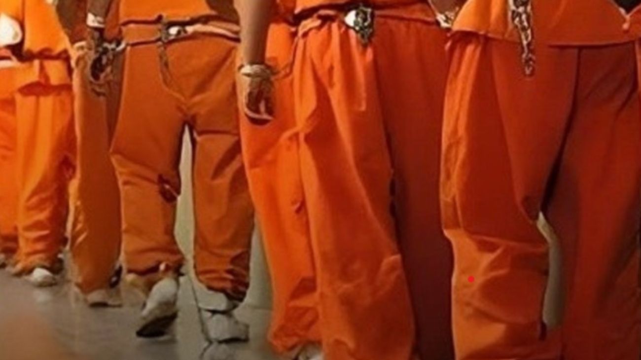 Desde este lunes, en Santa Fe, los presos más peligrosos usarán uniforme naranja