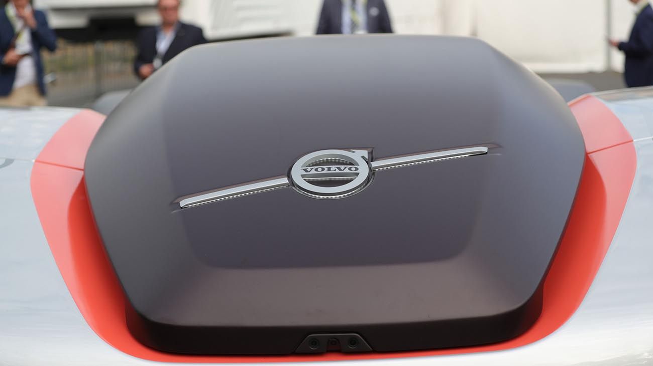 Volvo planea construir una planta para fabricar sus propias baterías para camiones eléctricos