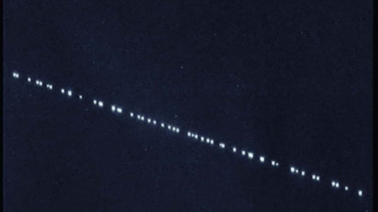 Luces en el cielo: qué son los satélites de Elon Musk que pasaron por Argentina