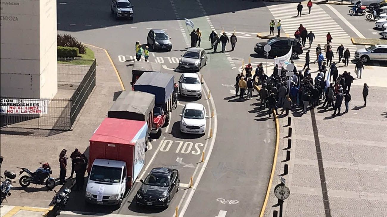 Obelisco: protestas de fleteros generó caos y demoras en el tránsito