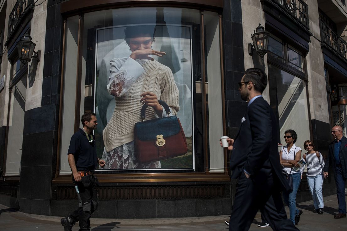 La venta de Versace dejaría pocas marcas de lujo disponibles