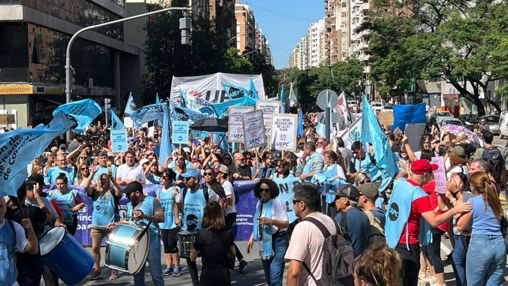 Córdoba: los gremios docentes reclamaron mejoras salariales en las calles