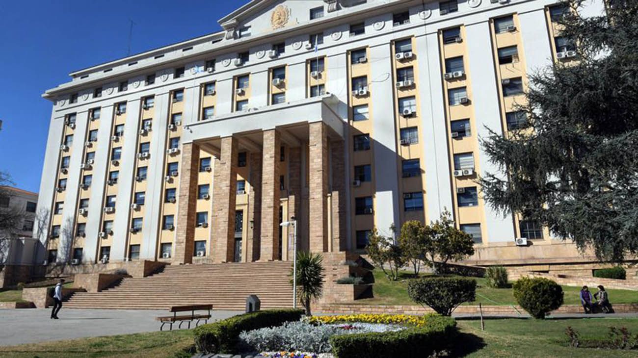 Escándalo en Mendoza: cobro un sueldo del estado durante 3 años sin trabajar