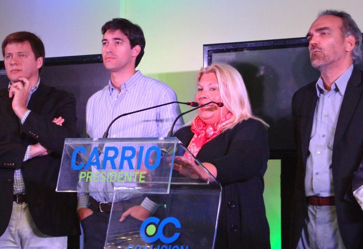 El clima de "resistencia" en el búnker de Carrió