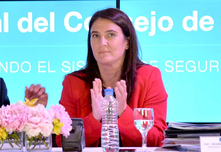 Piden la "aparición con vida" de la "ministra maceta"