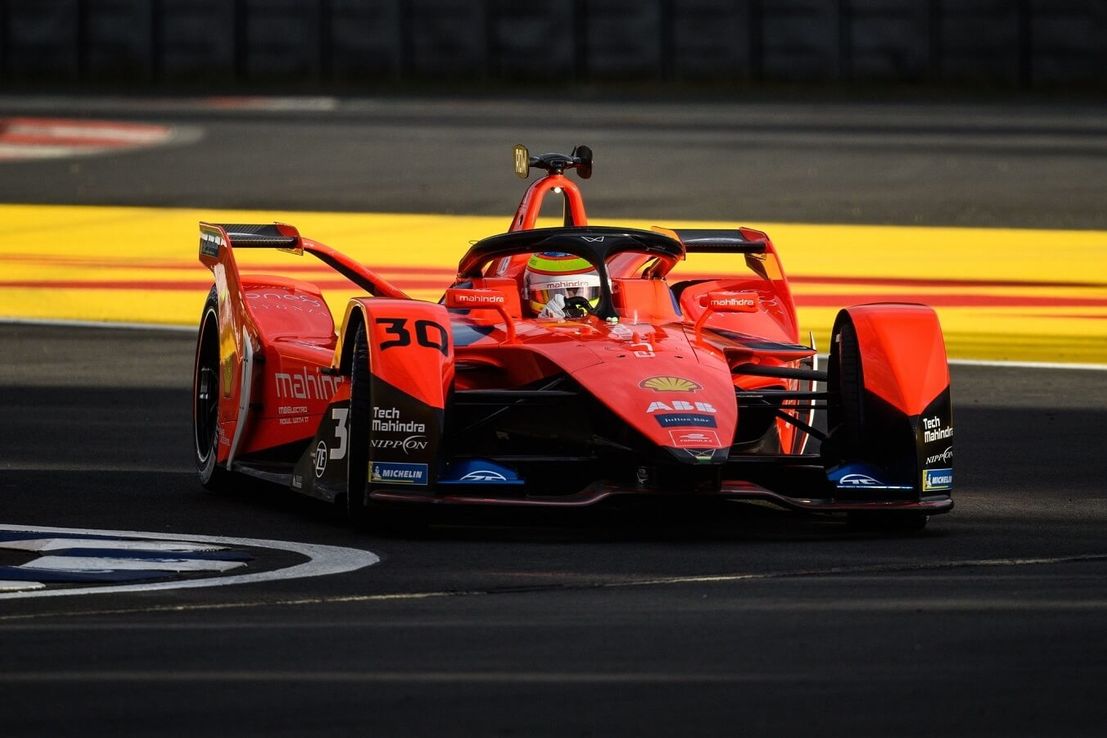 Más progres y más baratos, los autos eléctricos de la Fórmula E quieren desplazar a los bólidos rugientes de la F1