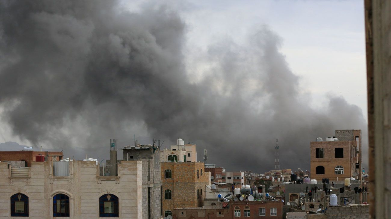 Israel bombardeó la capital de Yemen un día después de su ataque a la cúpula de Hamas en Doha