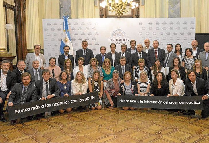 Cambiemos aprovechó la fecha para volver a polemizar con el kirchnerismo
