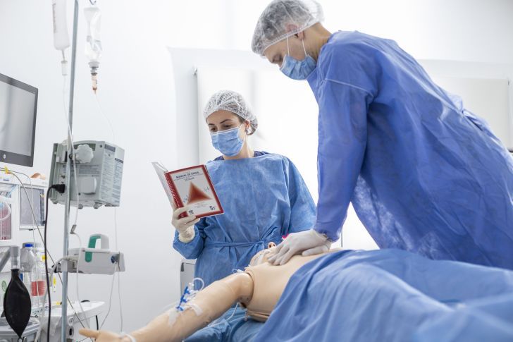 Más de 450 profesionales y médicos se forman y se capacitan en Adaarc