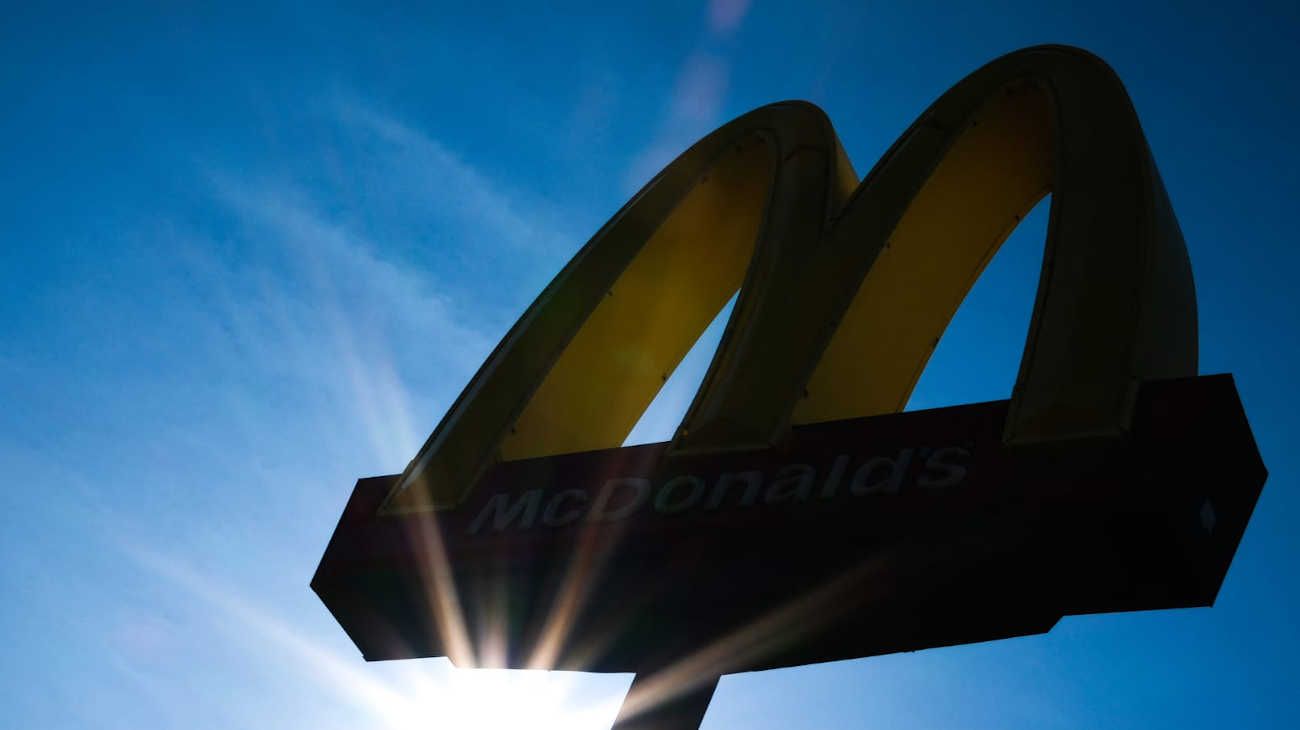 McDonald's vinculado a decenas de intoxicaciones alimentarias y una muerte en Estados Unidos
