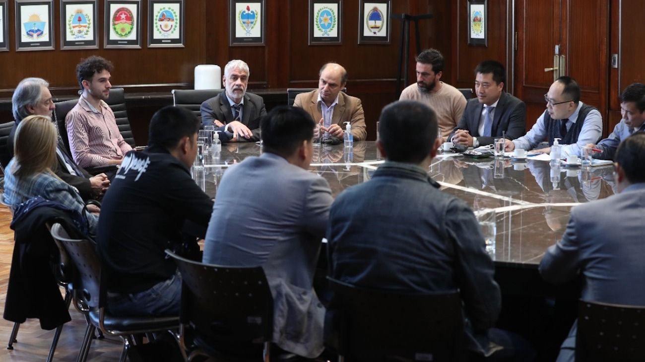 Precios Cuidados: Feletti, supermercadistas chinos y almacenes acordaron una canasta de 60 productos
