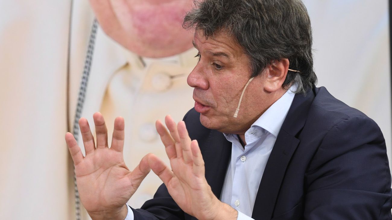 Manes acusó al Gobierno de querer ganar las elecciones a base de "clientelismo" y "aprietes"