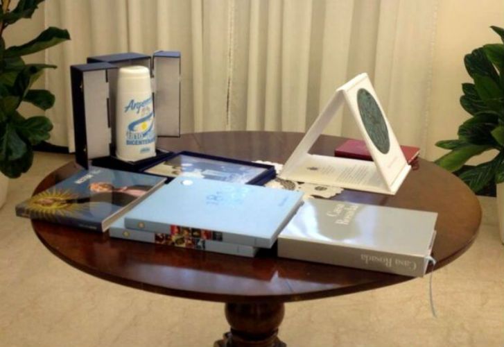 Los regalos de Cristina a Francisco