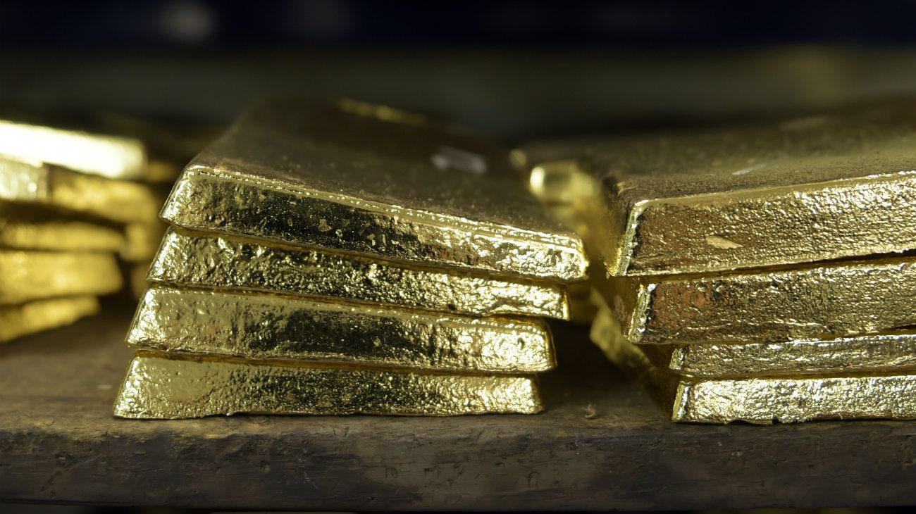 Caos global hace del oro el rey de las festividades