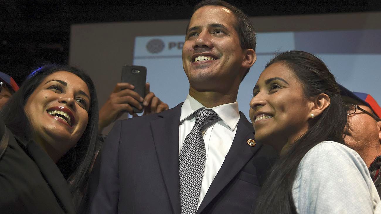 Nelson Castro en Venezuela | A Guaidó lo apoya la calle, y a Maduro los cuarteles