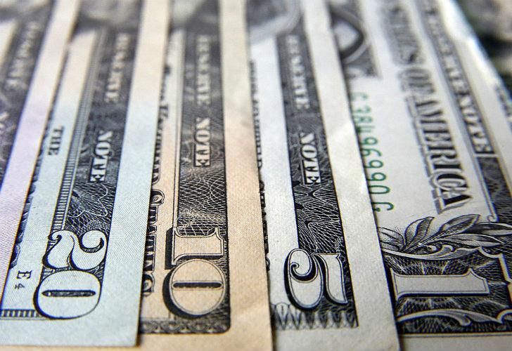 El dólar cotiza estable a $20,54