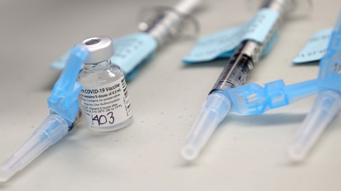 Ecuador aprueba el uso de emergencia de la vacuna de Pfizer contra el COVID-19