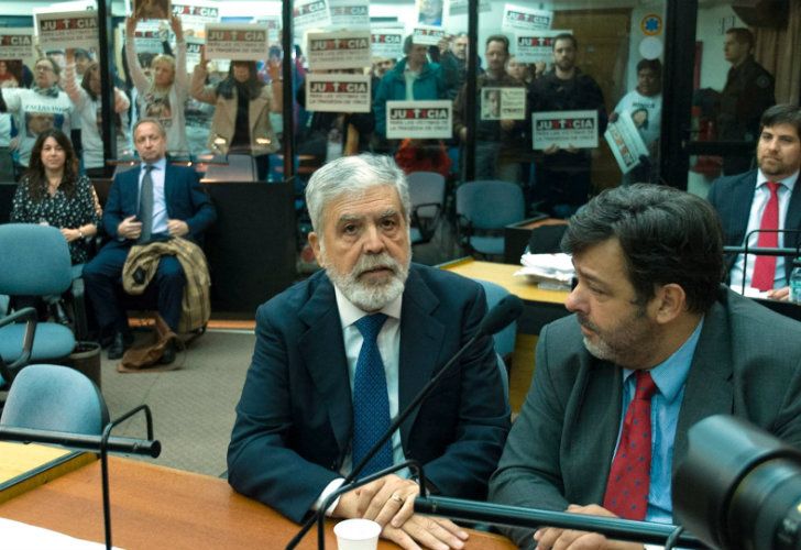 La UIF apunta al dinero que cobran los abogados