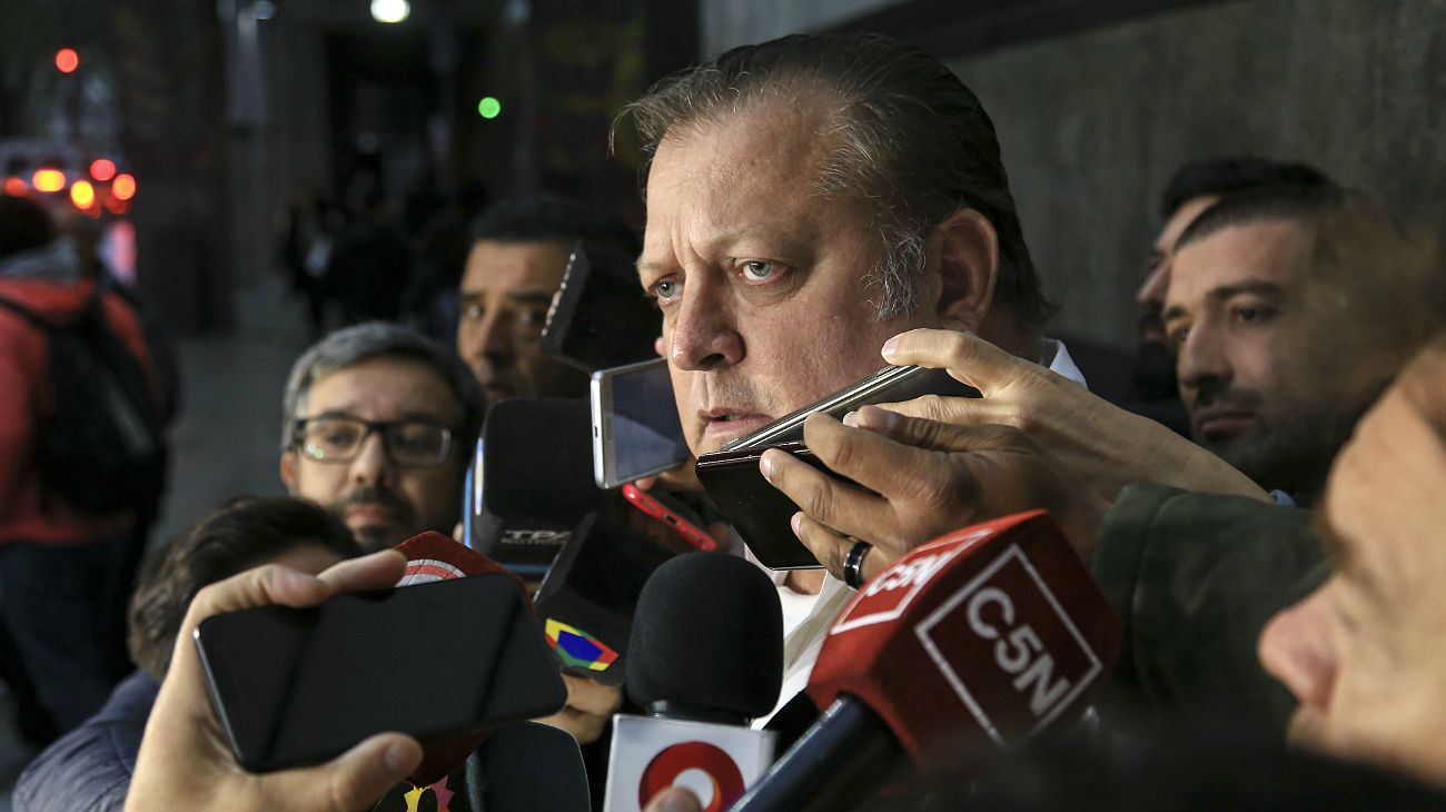 Los pilotos levantaron el paro tras la negociación a contrarreloj con el Gobierno