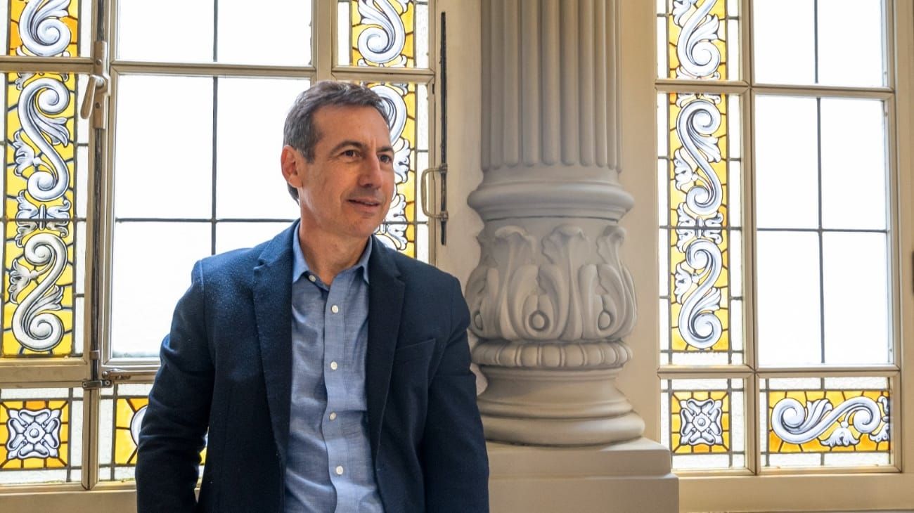 Luis Naidenoff: "Tenemos un presidente que tiene el arco libre y la tira a la tribuna"