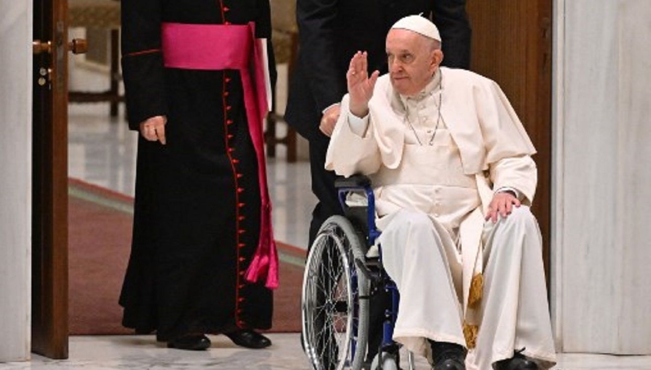 El Papa Francisco canceló su viaje al Líbano por sus problemas en la rodilla