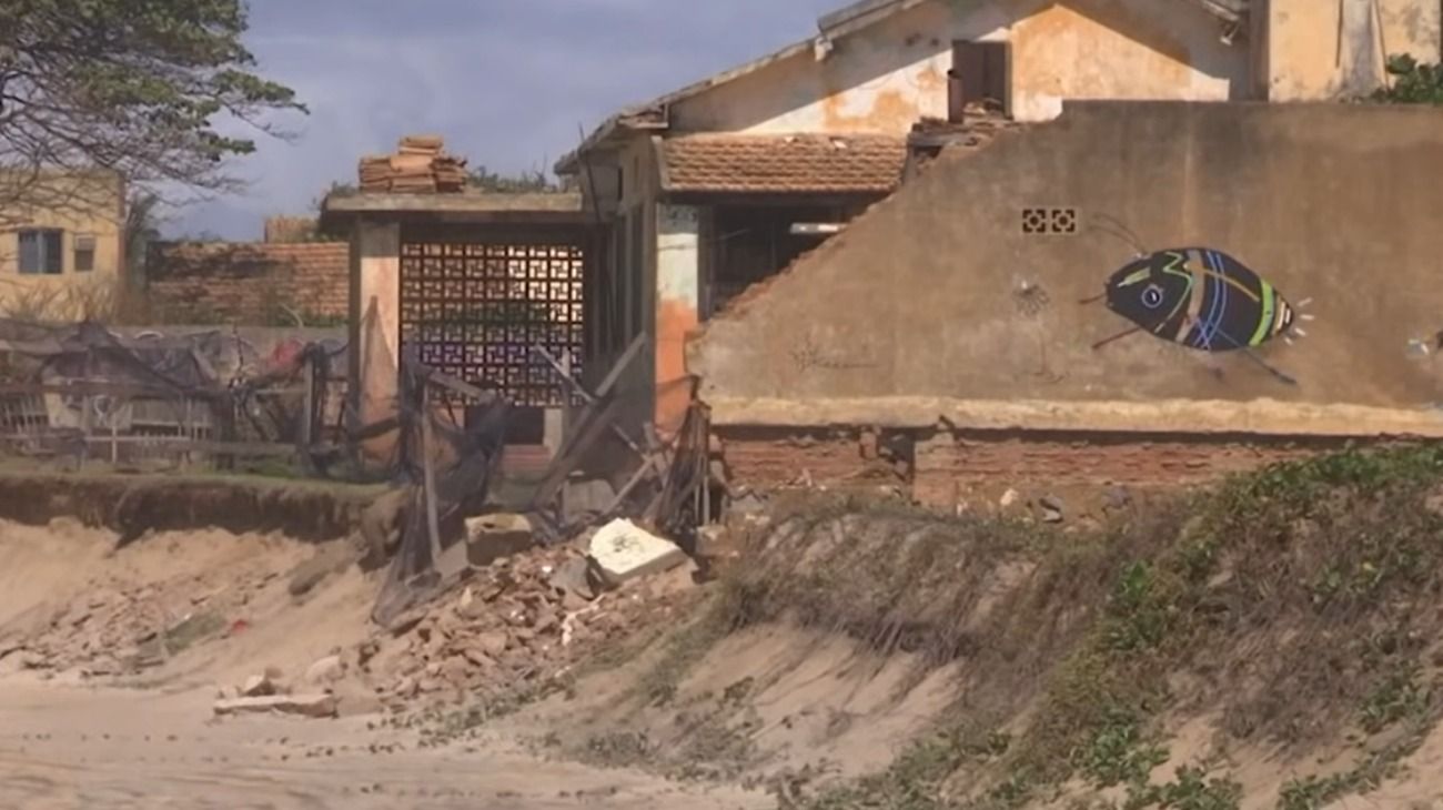 Atafona: el balneario brasilero que está a punto de desaparecer por el avance del mar