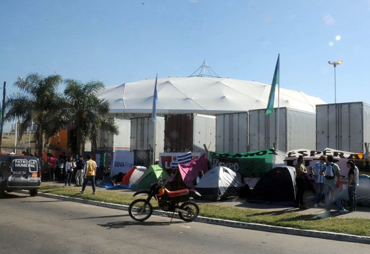 Vigilia, carpas y colas para ver a U2