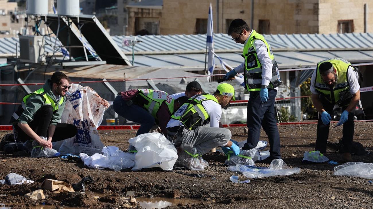 Atentado en Israel: murieron dos personas atropelladas en una parada de colectivo