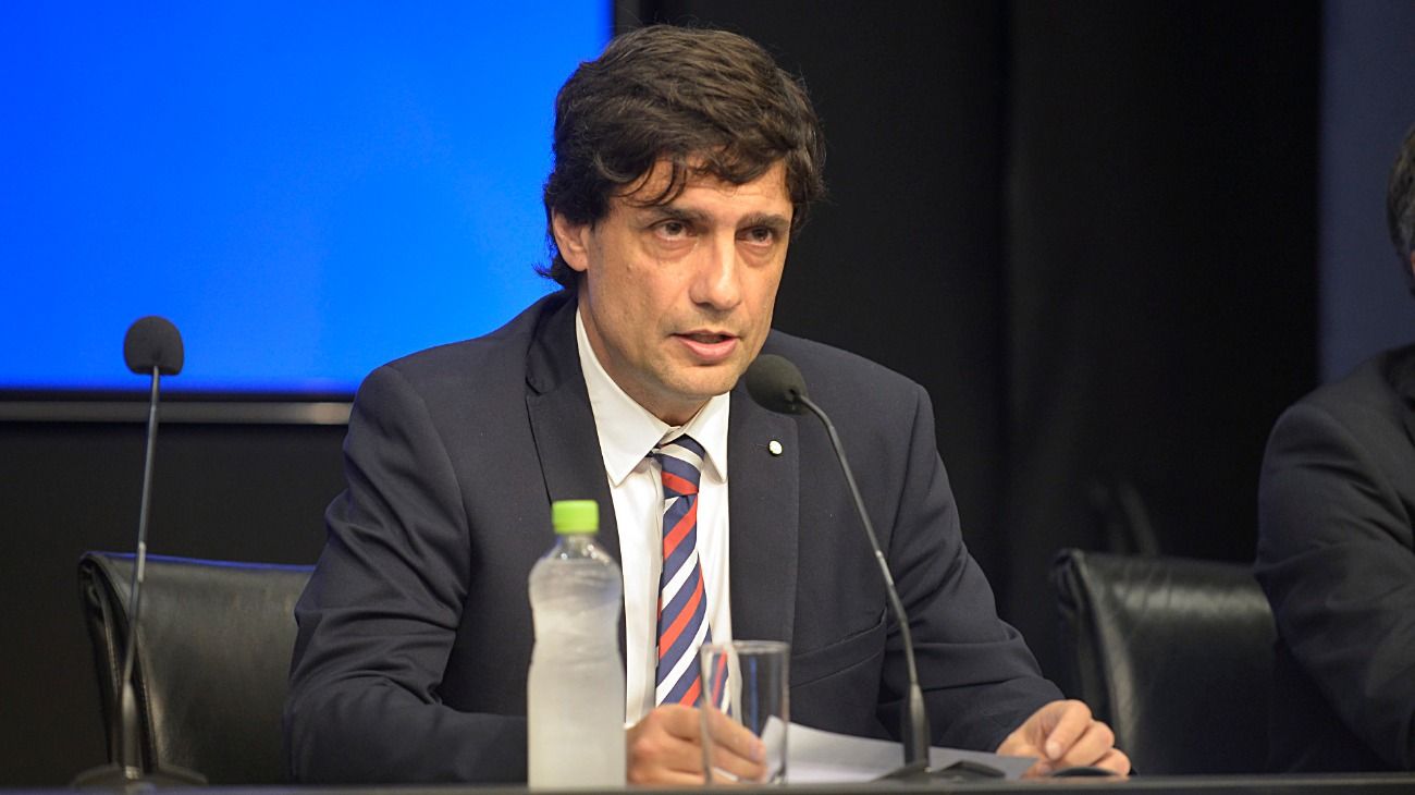 Lacunza: "La deuda se usó para financiar déficit, no tiene nada que ver con fuga"