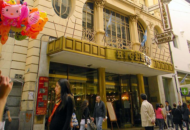 Una nueva víctima en la guerra de los cafés