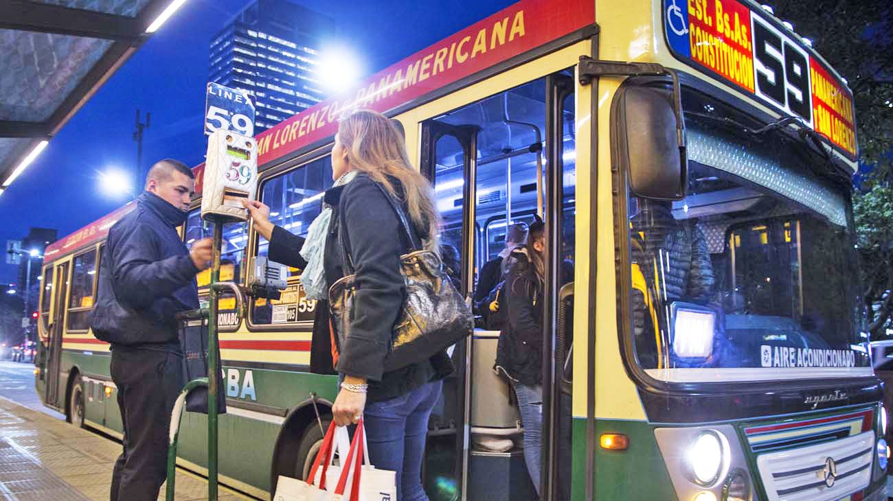 El 60% de las mujeres que viaja en transporte público sufrió acoso