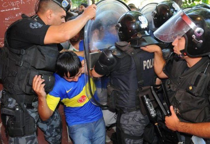 Superclásico: volaron piedras y botellas