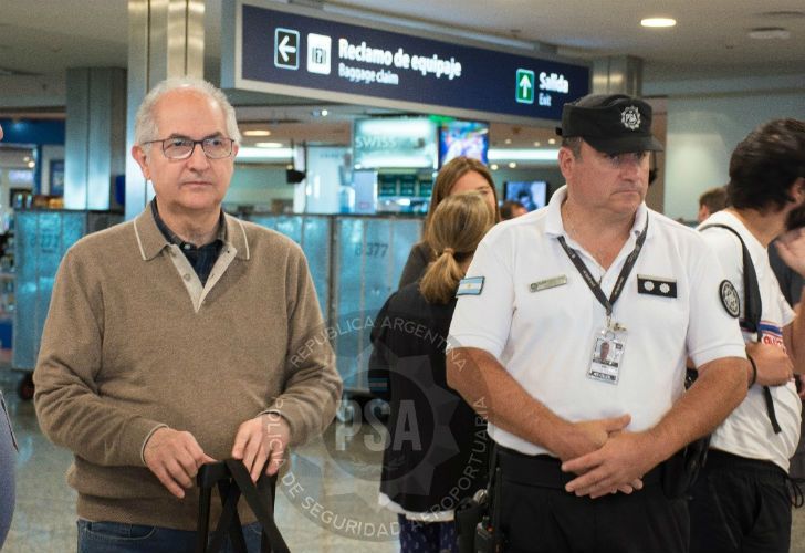 El exiliado exintendente de Caracas llegó a Buenos Aires y se reúne con Mauricio Macri