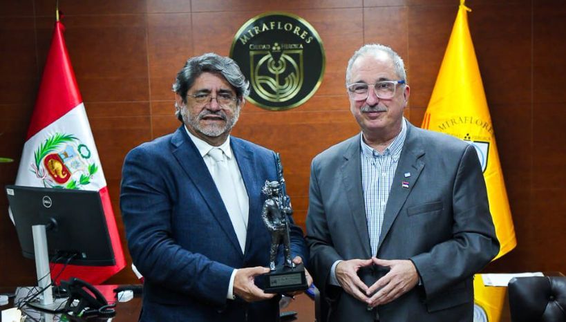 Misiones: Passalacqua promociona en Perú el vuelo Lima-Iguazú