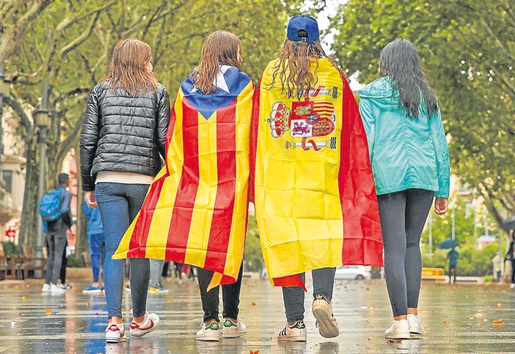 Tras el romanticismo independentista, una pelea por miles de millones de euros